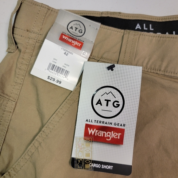 Wrangler ATG All Terrain Gear Cargo Shorts Mens Brown Sz 42 - Picture 3 of 5